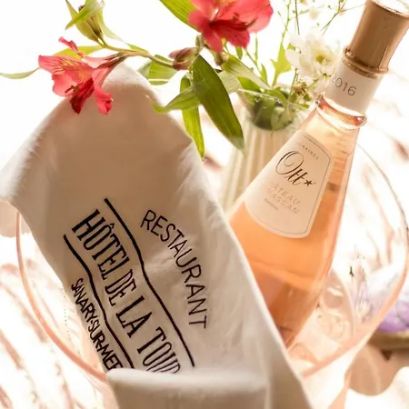 فندق Restaurant De La Tour 2*