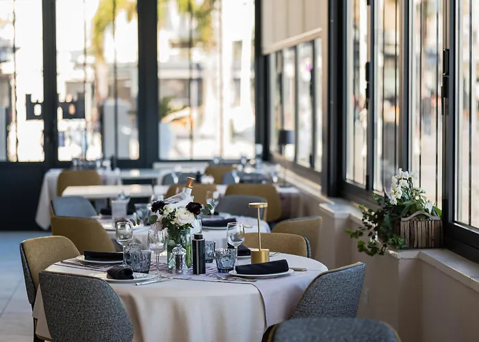 Restaurant De La Tour Ξενοδοχείο