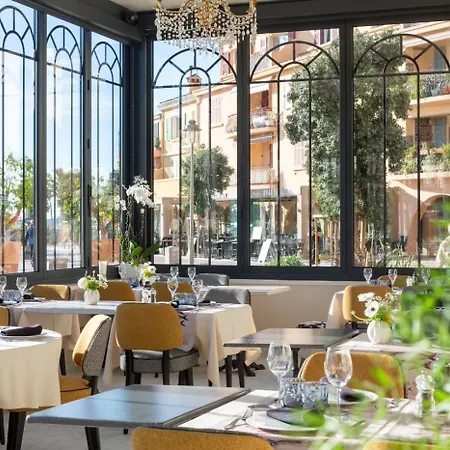 Restaurant De La Tour Отель