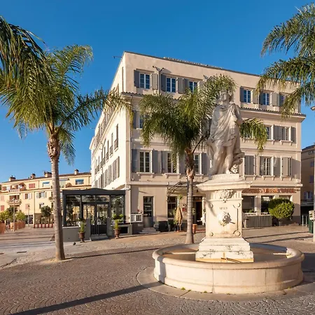 Restaurant De La Tour فندق ساناري سور مير