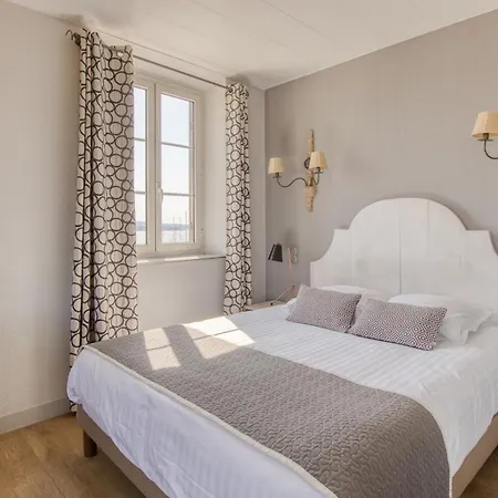 Restaurant De La Tour Hotel