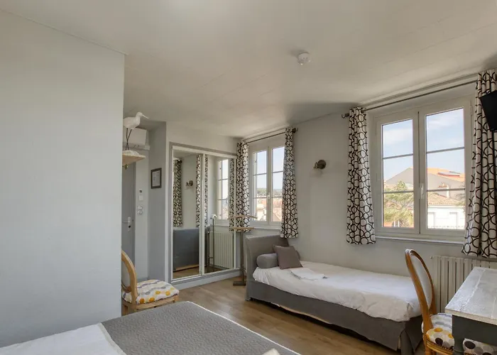 Hotel Restaurant De La Tour Sanary-sur-Mer