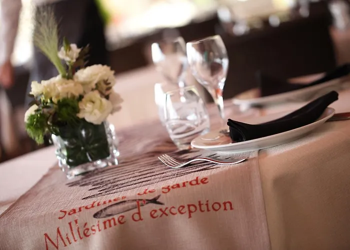 호텔 Restaurant De La Tour 2*