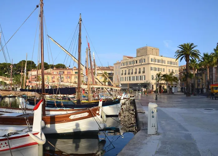 Restaurant De La Tour 2* Sanary-sur-Mer